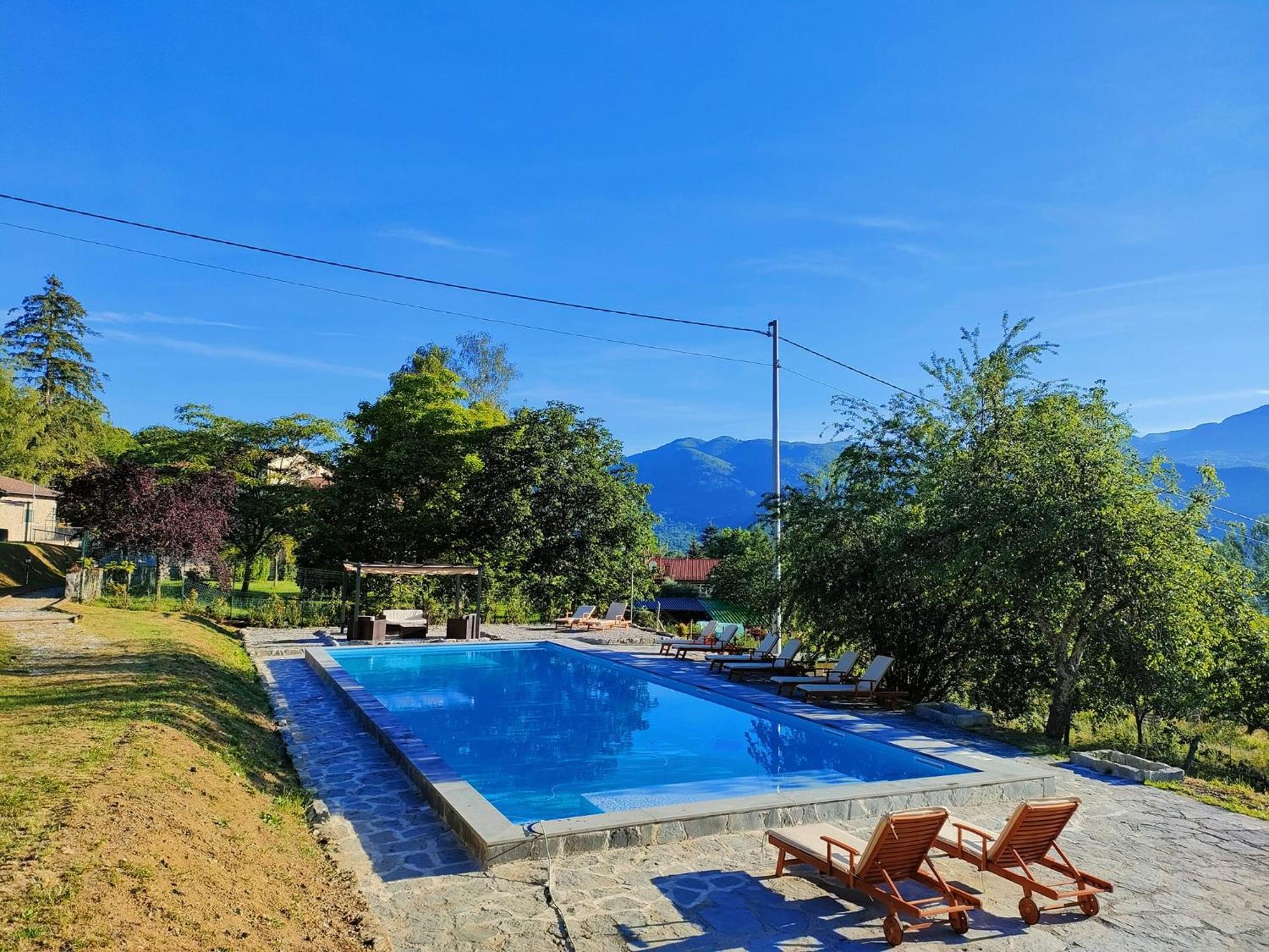 Agriturismo Borgo Biaia Camporgiano ภายนอก รูปภาพ