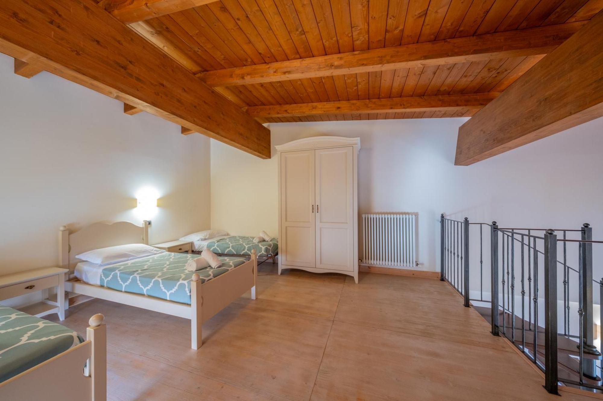 Agriturismo Borgo Biaia Camporgiano ภายนอก รูปภาพ