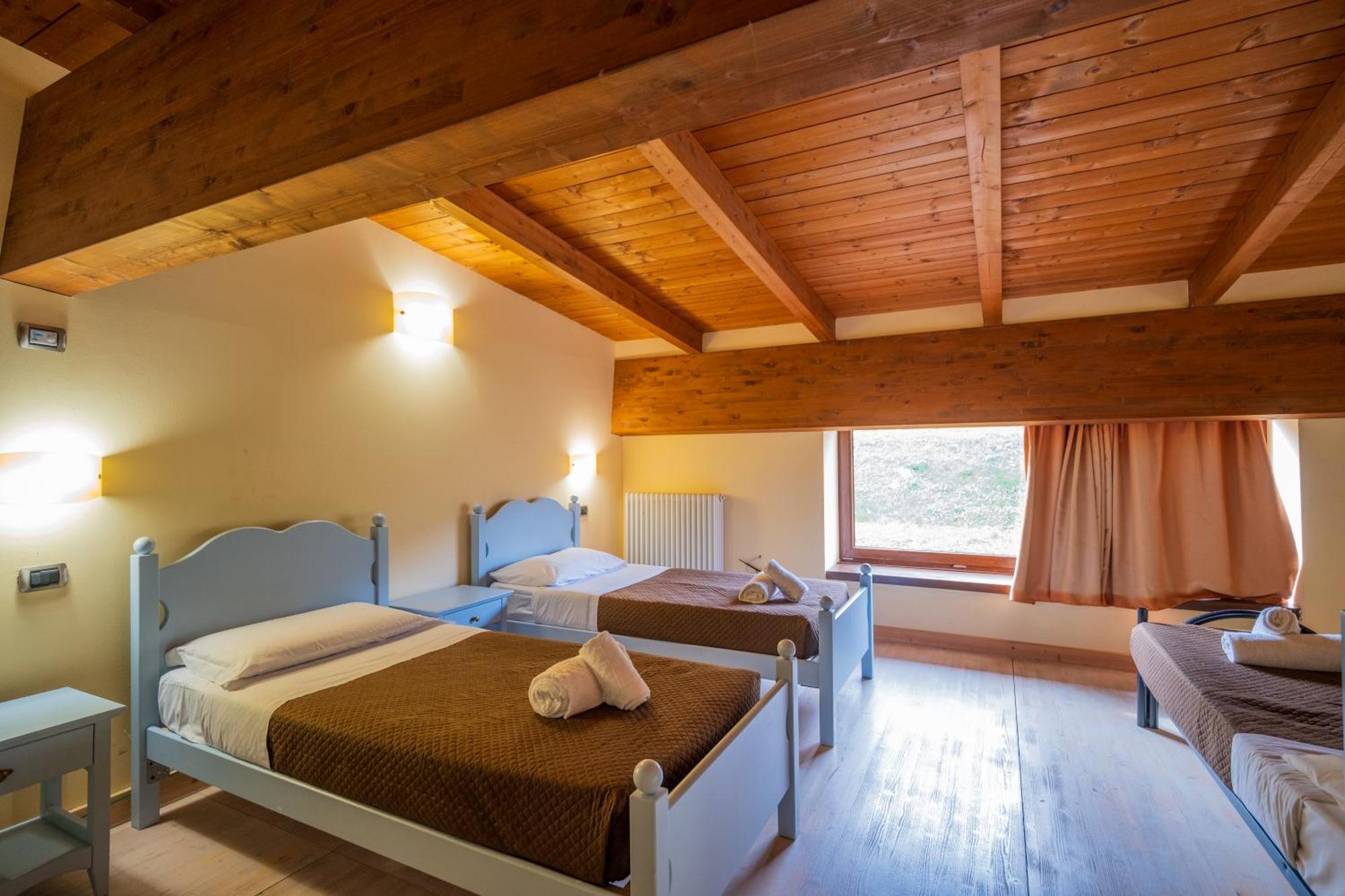 Agriturismo Borgo Biaia Camporgiano ภายนอก รูปภาพ
