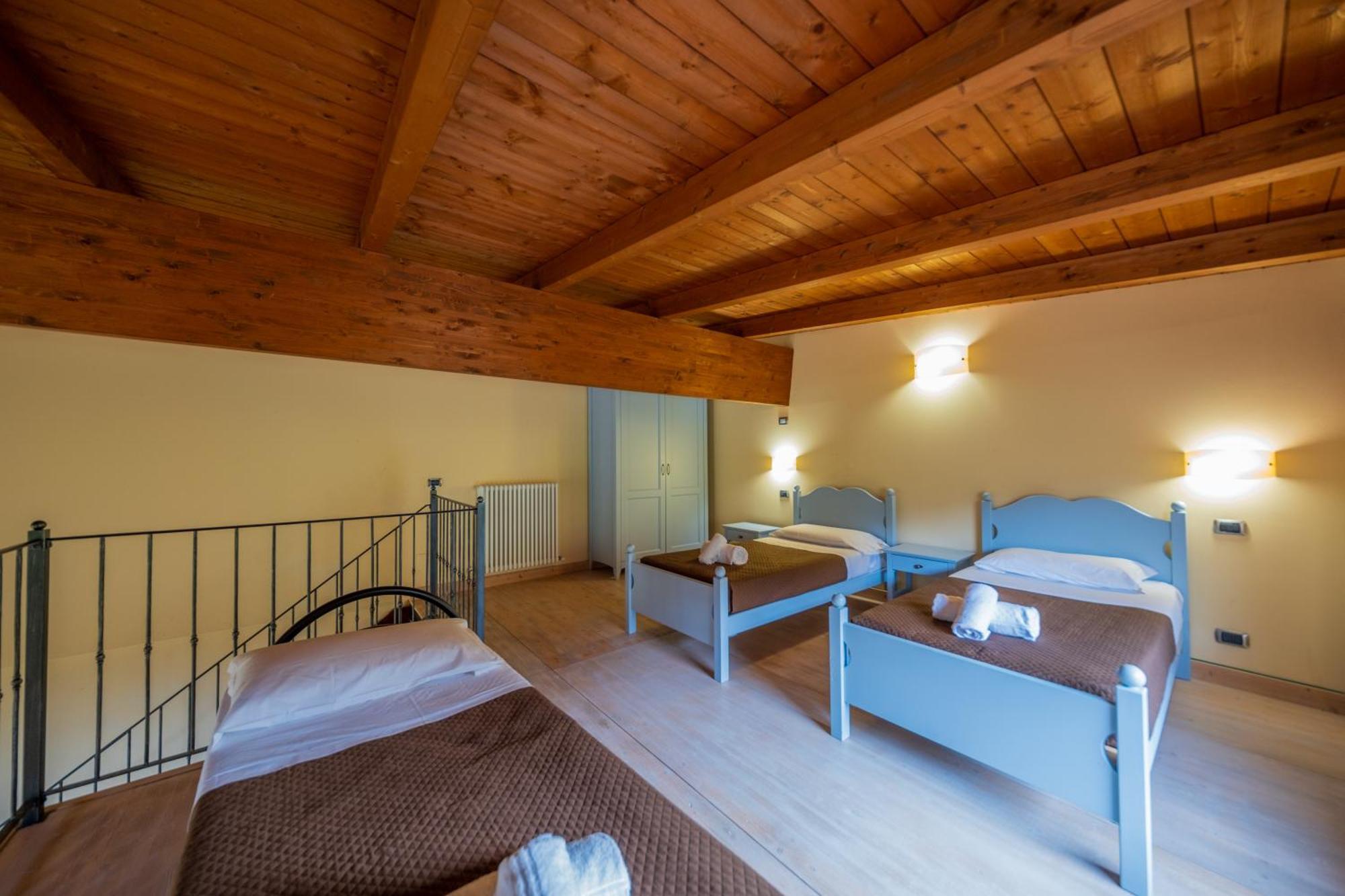 Agriturismo Borgo Biaia Camporgiano ภายนอก รูปภาพ