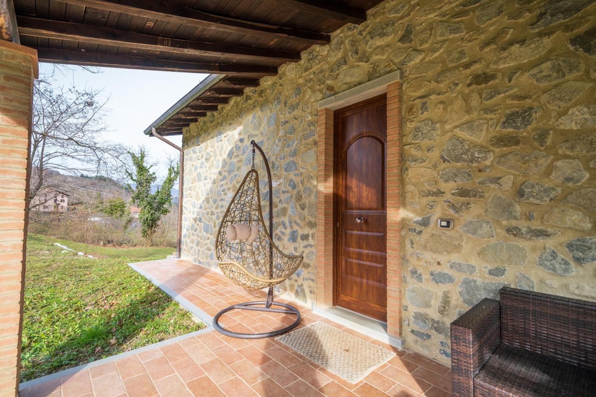 Agriturismo Borgo Biaia Camporgiano ภายนอก รูปภาพ