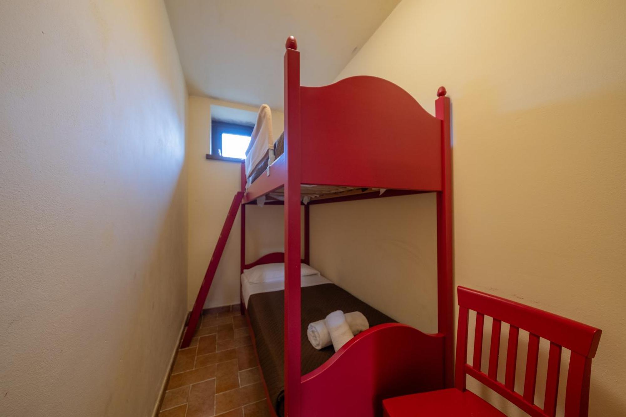 Agriturismo Borgo Biaia Camporgiano ภายนอก รูปภาพ