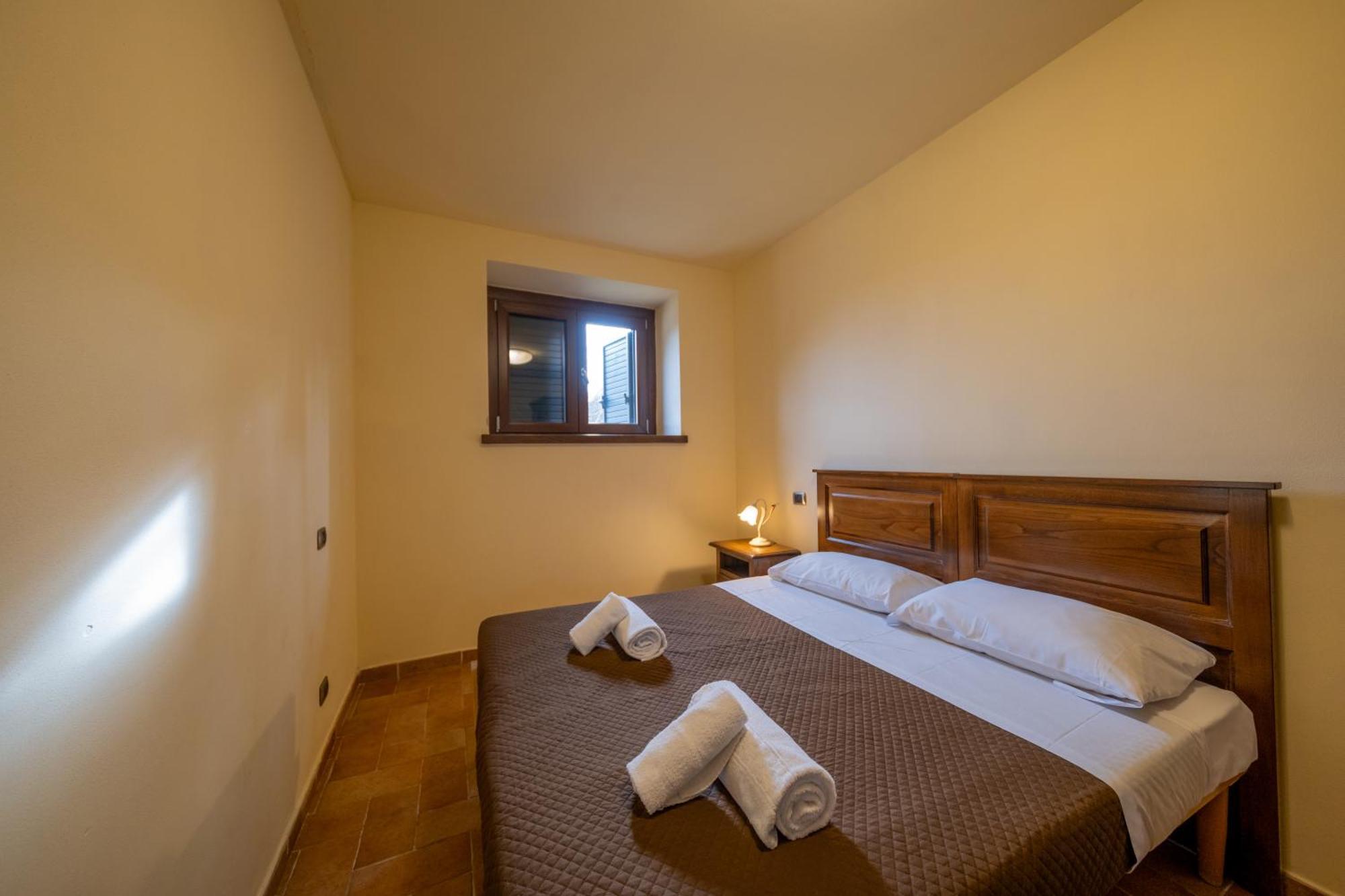 Agriturismo Borgo Biaia Camporgiano ภายนอก รูปภาพ