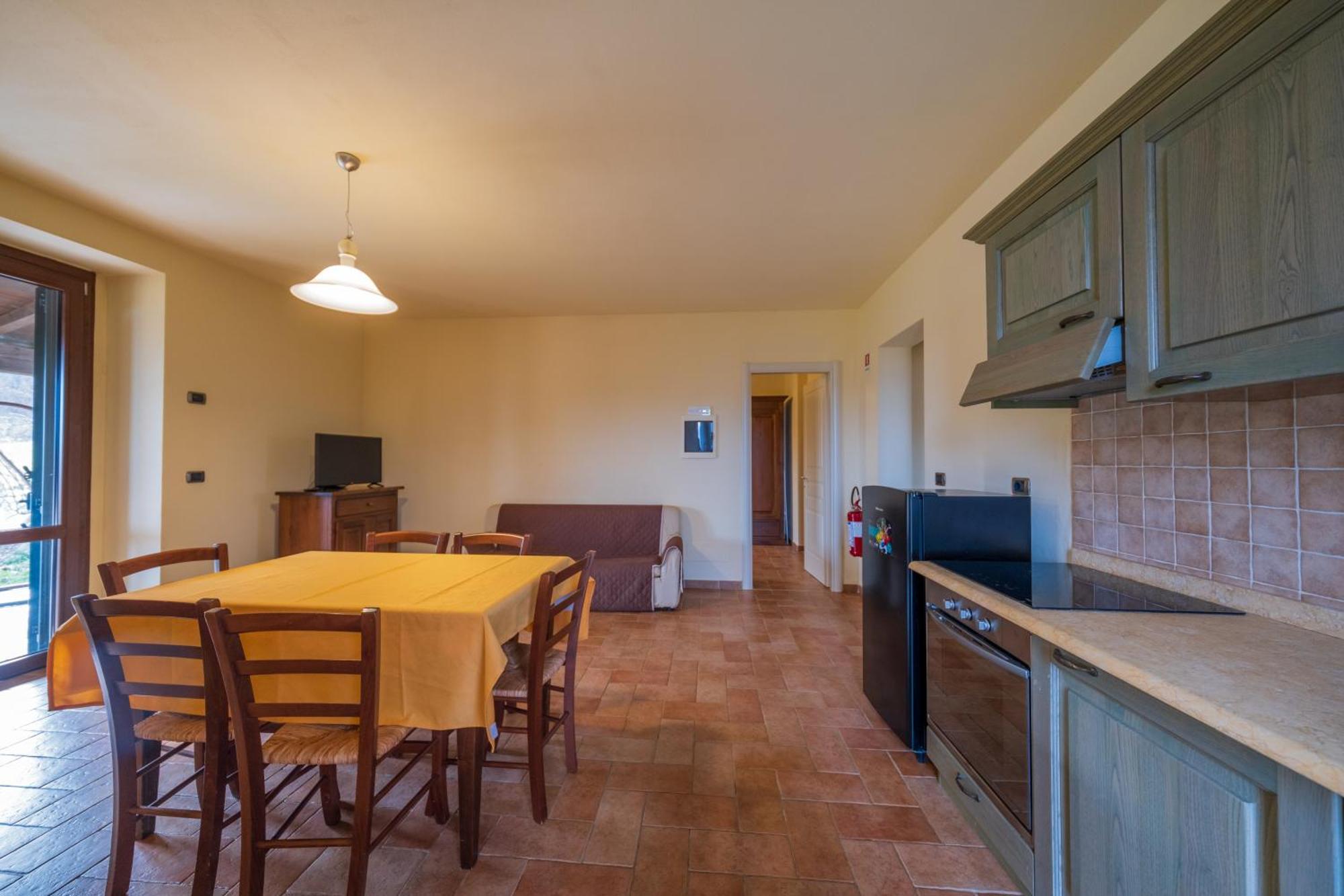 Agriturismo Borgo Biaia Camporgiano ภายนอก รูปภาพ