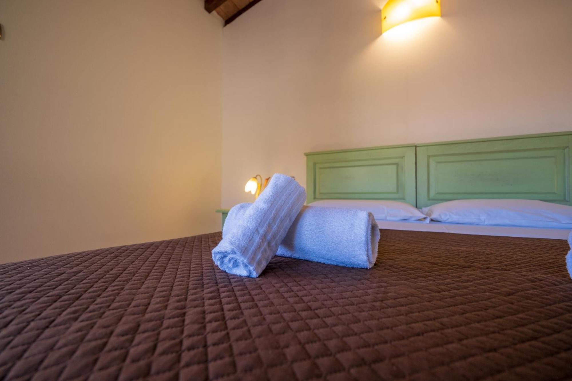 Agriturismo Borgo Biaia Camporgiano ภายนอก รูปภาพ