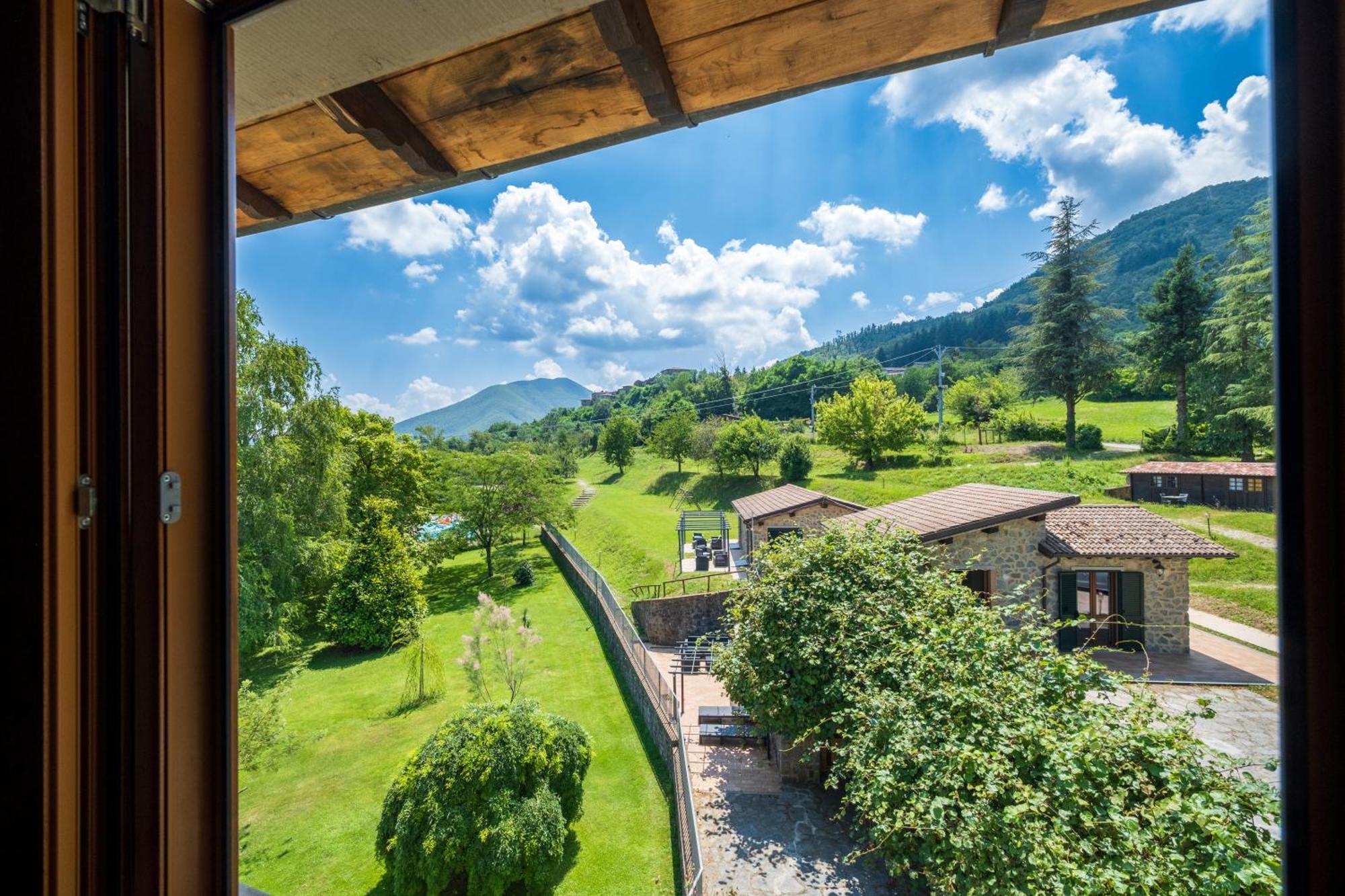 Agriturismo Borgo Biaia Camporgiano ภายนอก รูปภาพ